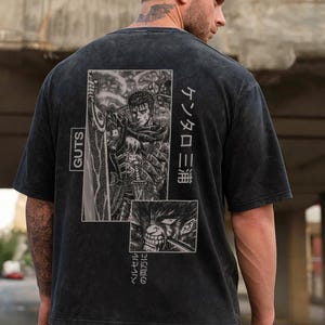 Camiseta extragrande lavada con ácido del anime Berserk. Camiseta de anime Guts. Regalo para él.