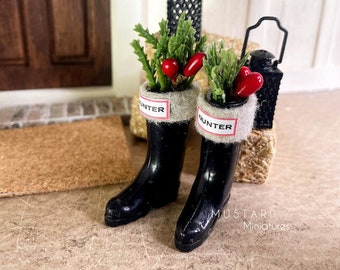 1:12 Scale Dollhouse Holiday Designer Boots, Miniature Shoes, Dollhouse Black boots