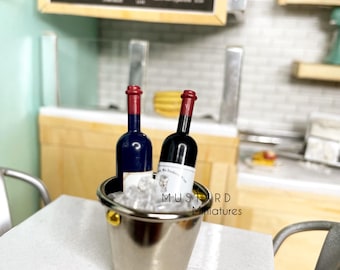 Miniatura de casa de muñecas: Cubo de hielo plateado con hielo