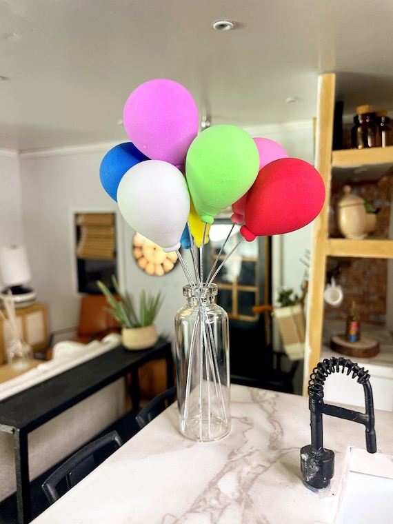 Tyenaza 8 Pezzi Palloncino in Miniatura per casa delle Bambole, Scala 1:12 Alta Simulazione in Miniatura Lavorati a Mano per Decorazioni da Giardino