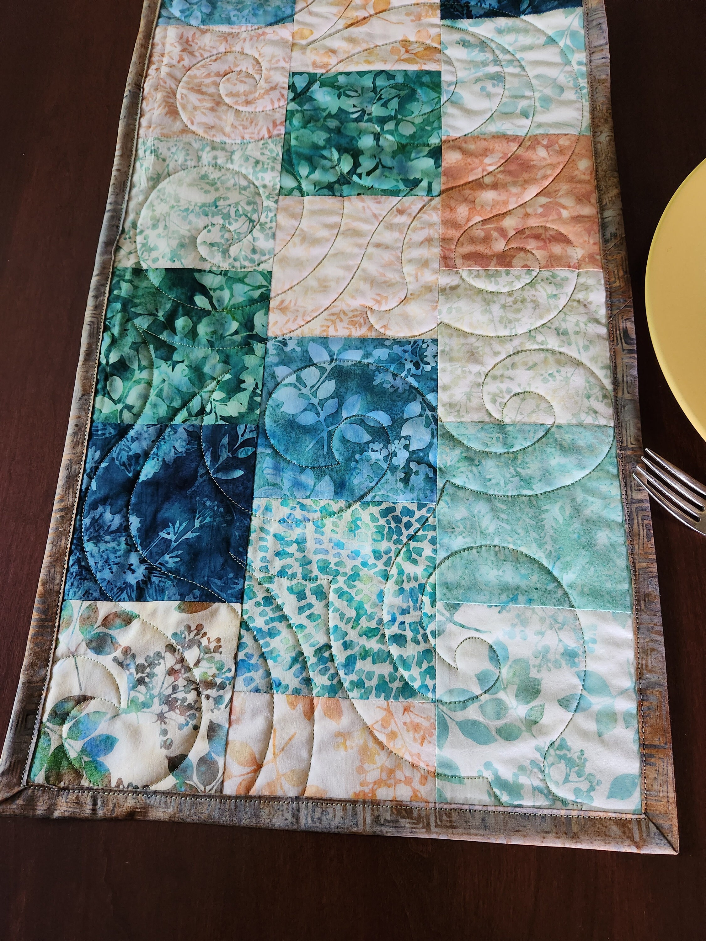 Seashells Quilted Table Runner GFTONT192 main image 0