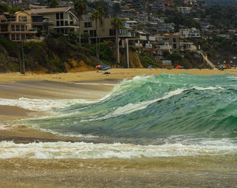 Splashing waves at Laguna Beach California