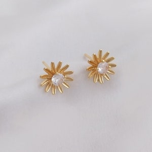 8PCS 14k Gold Filled Brass Flower Earrings, Tiny Daisy Earrings,Flower Ear Post, Gold Flower Post earrings,Earring accessories