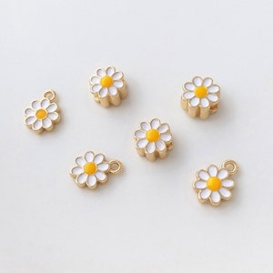 8PCS Shiny Gold Daisy Charm, Flower Pendant, White Enamel Daisy Beads,Tiny Daisy Charm,  Bracelet Beads, Gold Plated Charms