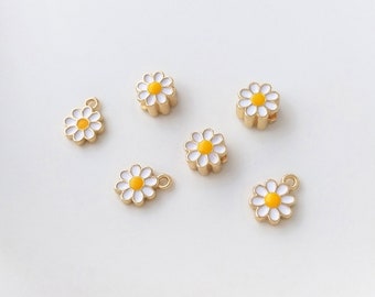 8PCS Gold Daisy Charm, Flower Pendant, White Enamel Daisy Beads,Tiny Daisy Charm,  Bracelet Beads, 14k Gold Plated Charms