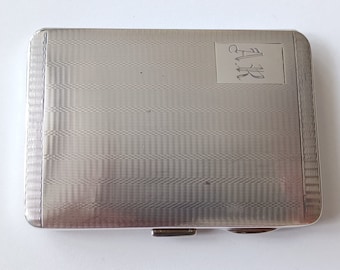 Portasigarette in argento sterling con lavorazione guilloché, 1928 - Birmingham, Inghilterra