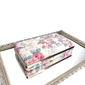 Vintage Pink Floral Rose Compact Travel Jewelry Trinket Box / Unique Mid Century Modern MCM Vanity Closet Bathroom Decor