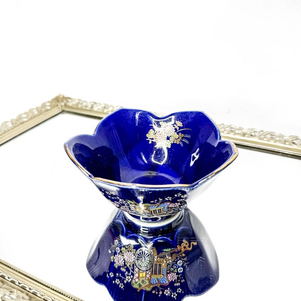 Vintage Cobalt Blue / Flower Pattern Small Scalloped Edge Ceramic  Decorative Bowl, Shabby Chic, Grand-Millenial, Oriental Style