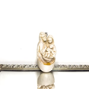 Vintage Holy Family Holy Water Font Made in Italy Cream Resin Religious Wall Decor Joseph Mary Baby Jesus Holds Holy Water Wall