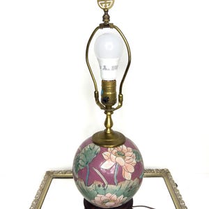 Vintage Chinese Porcelain Ginger Jar Lamp Floral Painted with Brass Detail with Pink Flowers Table Lamp Bedside Nightstand Light