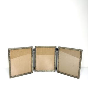 Vintage hinged picture frame / Tryptic 3 Photo Frame / Ornate 3 tier gold tone brass colored metal