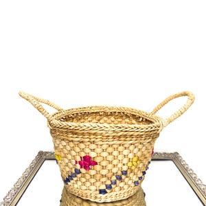 Small-Medium Sized Vintage Raffia Basket with Handles , good condition