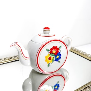 Small 1920&#39;s Red And Yellow On White Japan Teapot - Antique Creamer - AAA Antique