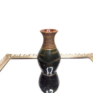 Sgraffito Pottery Artisan Ribbed Brown Green Vase 5.5”