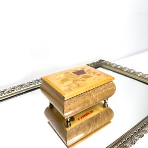 Vintage Reuge Italy Music Box Inlaid Floral Swiss Movement