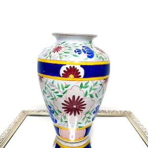 Colorful Floral Vintage Asian Jase , Large Chinese Vase, Chinioserie Chic, Grand Millenial Style