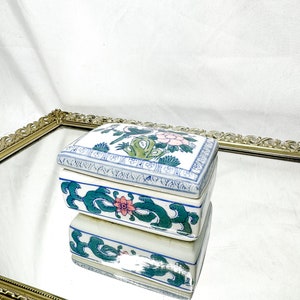 Beautiful Vintage 1970s Chinese Ceramic Box With Lid With Floral & Birds Motif In Blue