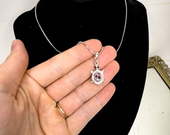 Colar vintage de tartaruga prateada com pingente de pedra de zircônia cúbica rosa, sem assinatura
