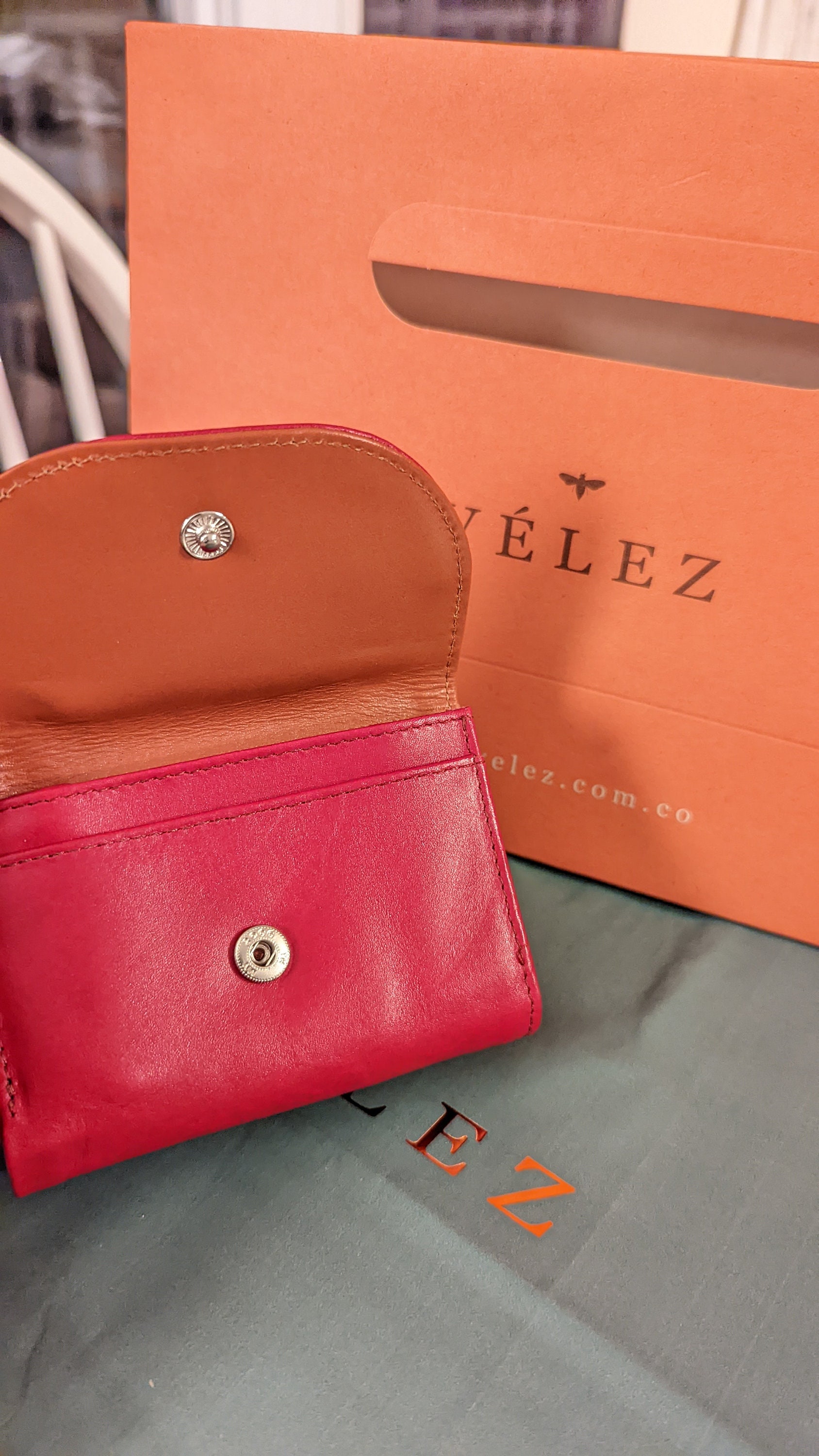 VELEZ Small Wallet for Women - Tan Full Grain Leather Wallet - Trifold RFID  Blocking Wallet - Slim Wallet with Coin Purse