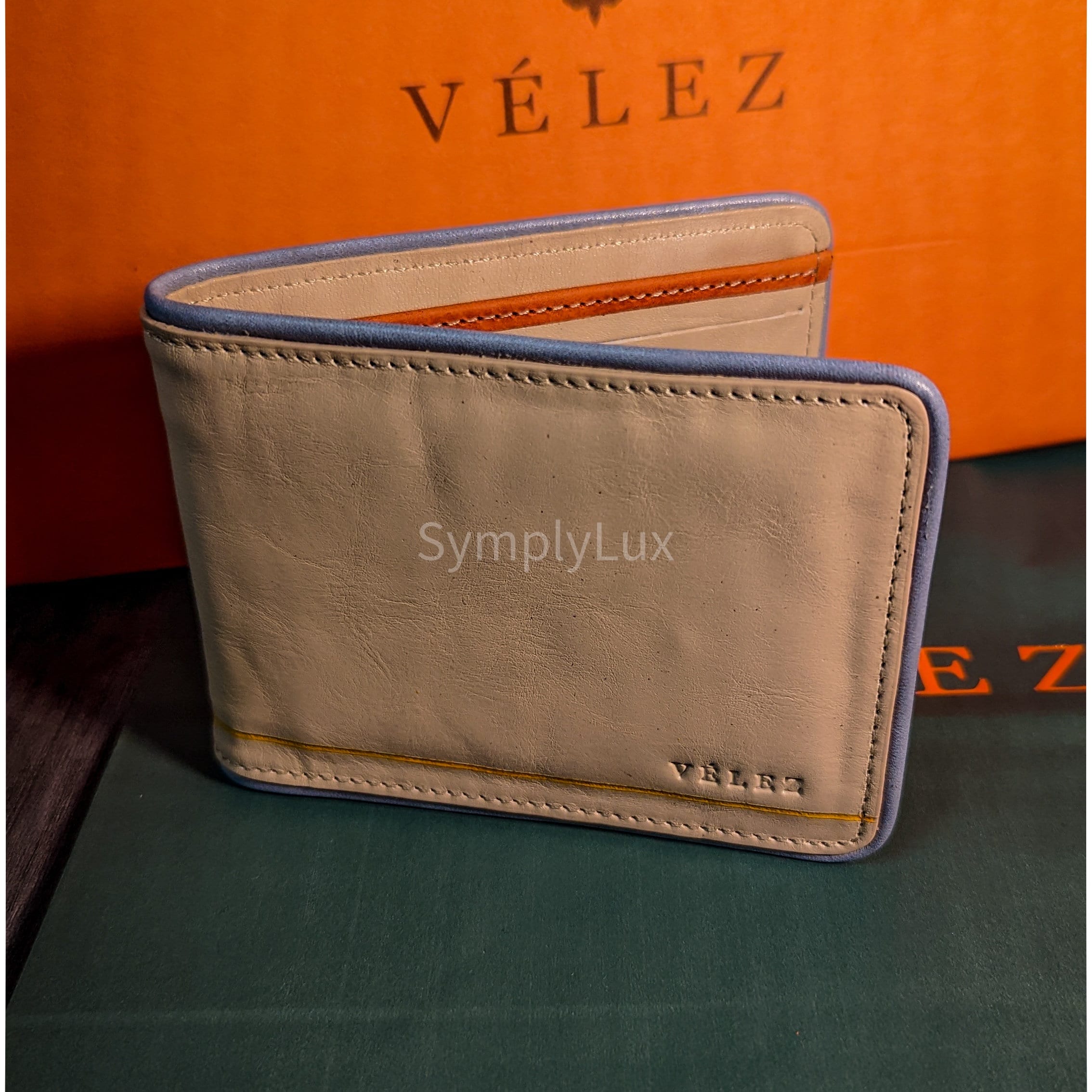 Authentic Louis Vuitton Zippy Wallet for Sale in Columbia, MD