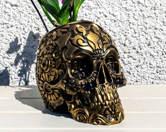 Maceta de calavera de Calavera mexicana pintada a mano en negro y oro - Olla de calavera de azúcar - Regalos del Día de Muertos - Decoración de jardinera de jardín gótico