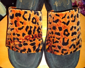 Vintage Animal Print Platform Slides