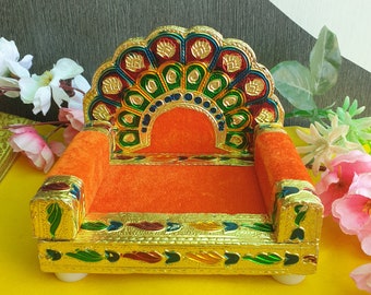 Minakari Laddu Gopal Singhasan: Divano Dio Pavone, Pooja Chowki in Legno (Altezza 11 CM)