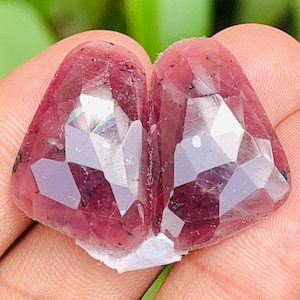 Coppia di pietre preziose di rubino rosso naturale - Rubini sfaccettati taglio rosa / Rubini sfusi per la creazione di gioielli / Pietra portafortuna di luglio / Coppia di rubini cabochon