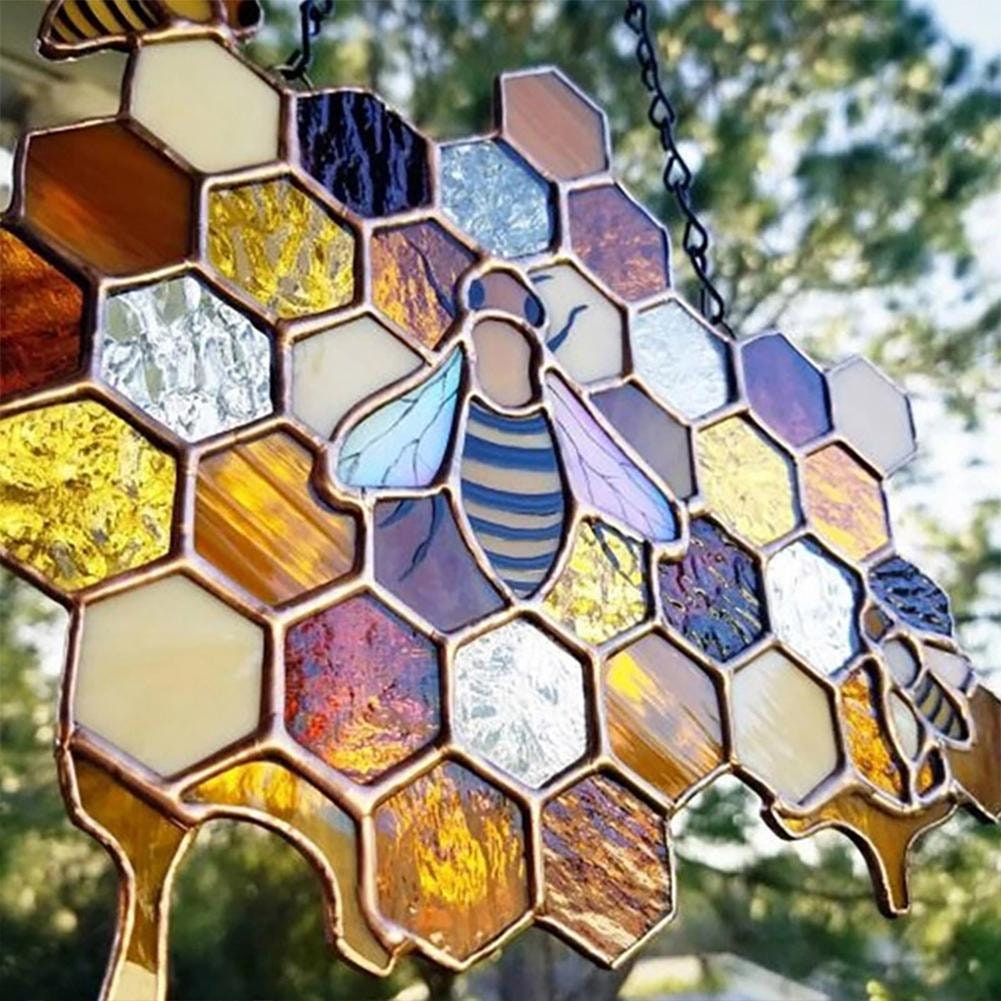 Queen Honey Bee Suncatcher Stained Glass,Bee Suncatcher Honeycomb,Queen&Bee Protect Honey Suncatcher,Queen Bee and Servants Protecting Bumble Bee Hive Decor for Farmhouse Garden 1PC 