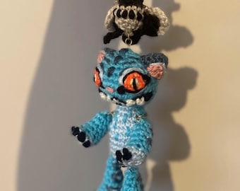 Derpy Tiger and Magpie, keychain crochet pattern (intermediate amigurumi)