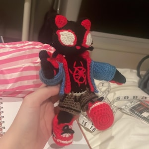 Meows Morales, haakpatroon kruisvormig (gemiddeld/gevorderd amigurumi)