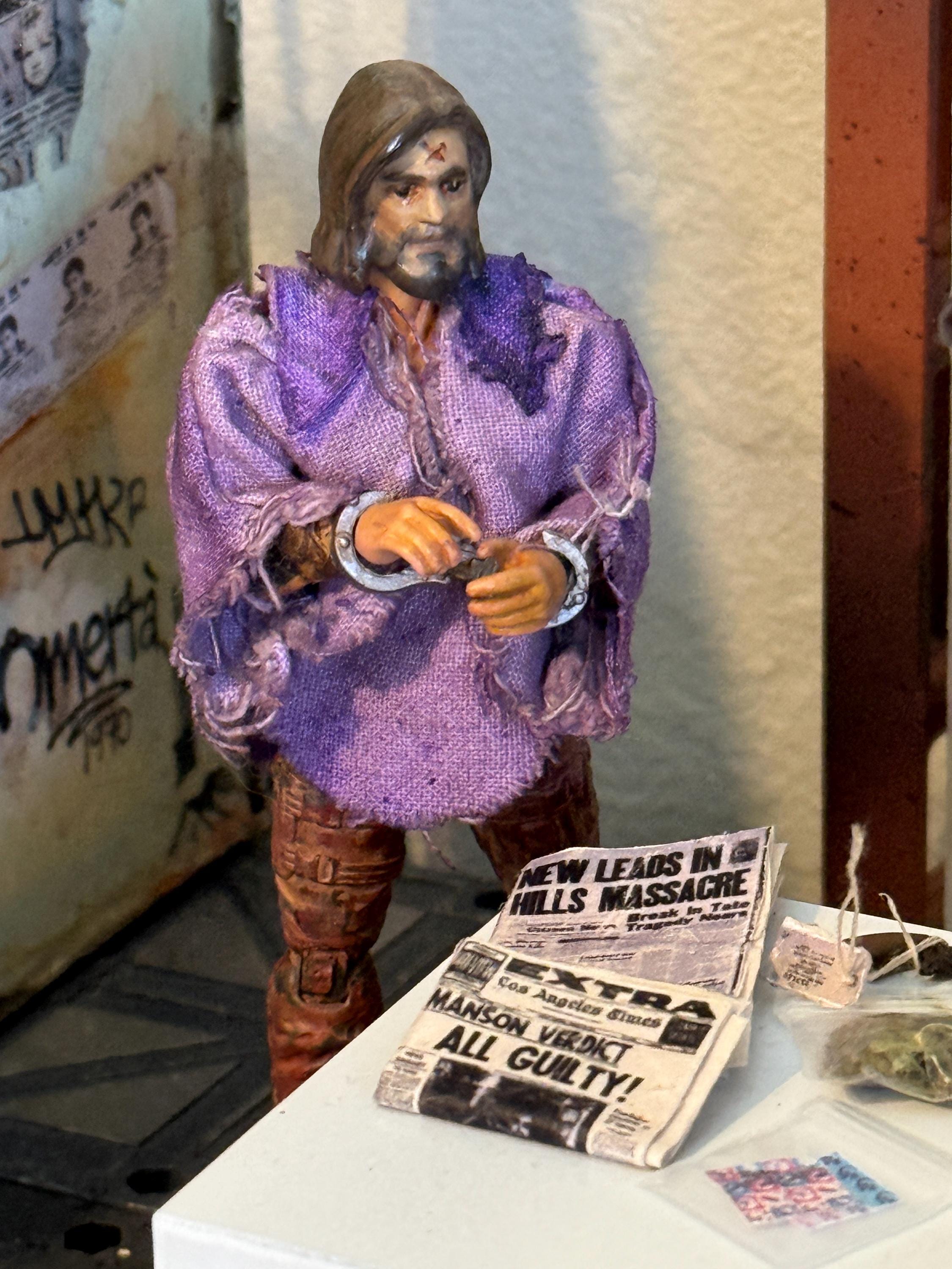 マンソン人形　シリアルキラー Charles Manson Doll - Etsy