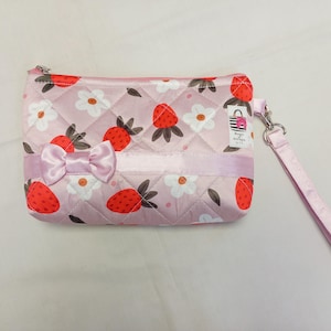 Pochette da polso con stampa di fragole - Pochette con cerniera fatta a mano e fiocco in raso, graziosa borsa in tessuto per ragazze e donne