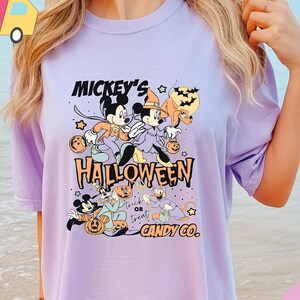 COMFORT COLORS Halloween Mickey Minnie Disney T-shirt, Mickey&#39;s Cand Co. Shirt, Halloween Couple Shirt, Disneyland Halloween T-shirt