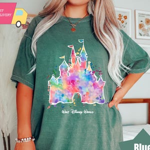 COMFORT COLORS Disney Castle 25th Anniversary T-Shirt - Fajerwerki i Celebracja Design, Wygodna koszulka wakacyjna, Inspirowana Magic Kingdom