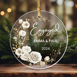 Decoración para el primer compromiso navideño Adorno navideño personalizado para el compromiso 2024 Recuerdo del primer compromiso navideño Regalo de compromiso navideño Nueva pareja