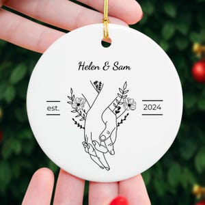 Personalized Couple&#39;s Name Christmas Ornament First Christmas Together Bauble 2024 Christmas Gift Keepsake Gifts Unique Sentimental Present