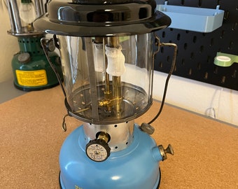 Vintage Coleman Lantern 220F/228F Pyrex Amber Globe 10/1964. Works