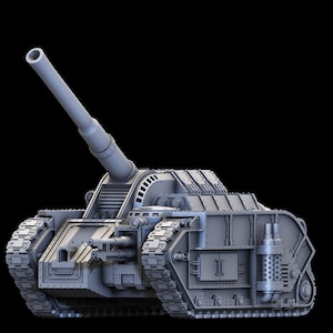 Op de afbeelding: Grijs model van een tank met een groot, schuin kanon. De tank heeft een gedetailleerde, doosvormige structuur met zichtbare rupsbanden en mechanische componenten. De achtergrond is zwart.