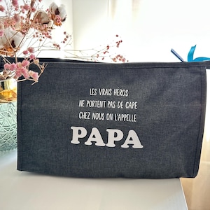 trousse de toilette pour homme personnalisée cadeau idéal pour la fête des pères , grands pères, parrain ,  cadeau de Noël