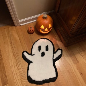 Custom Halloween Ghost Rug, Halloween Rug, Halloween Decor, Halloween Decorations, Halloween, Tufting, Custom Rug, Rug, Rugs