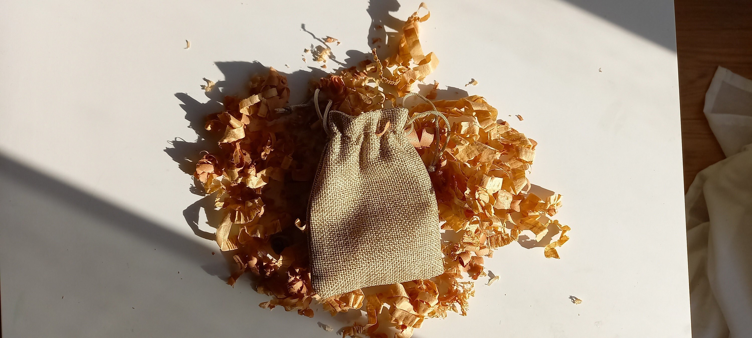 Pack de 10 sacs de Boules De Naphtaline en bois d'aromathérapie