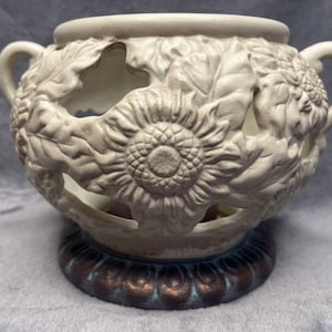 Sunflower Design Open Cutout Candle Holder With Handles