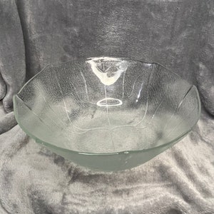 Vintage Argentina Durax Aspen Leaf Pressed Glass Bowl