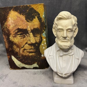 Rare Vintage Avon Bottle Decanter Abraham Lincoln with Original Box