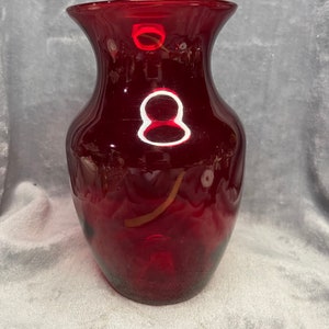 Vintage Royal Ruby Red Decorative Glass Flower Vase-read Description