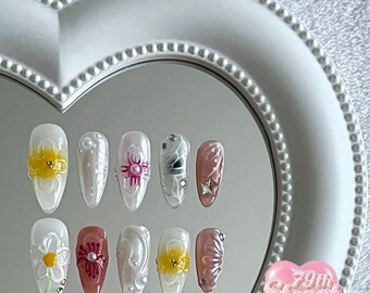 Florals | Handmade aesthetic press on nails
