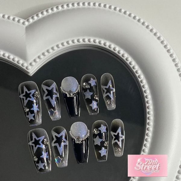 Ongles à presser Étoiles de la nuit : nail art étoilé fait main