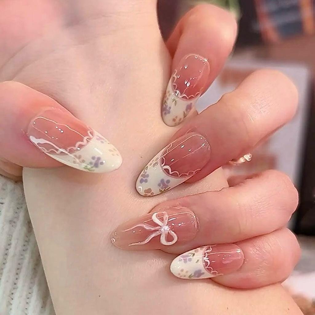 Bride Bouquet Nails That Shine