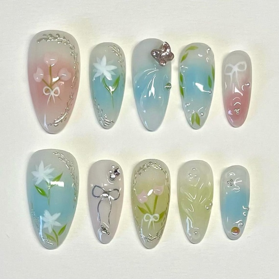 Pastel Floral Press On Nails: Handmade Romantic Nail Art